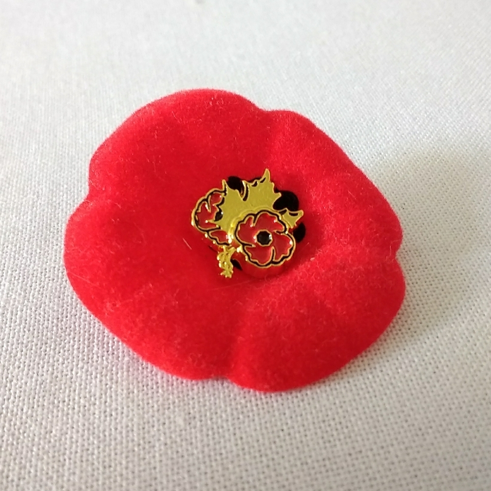 Red Poppy with Remembrance Pin Unisex
